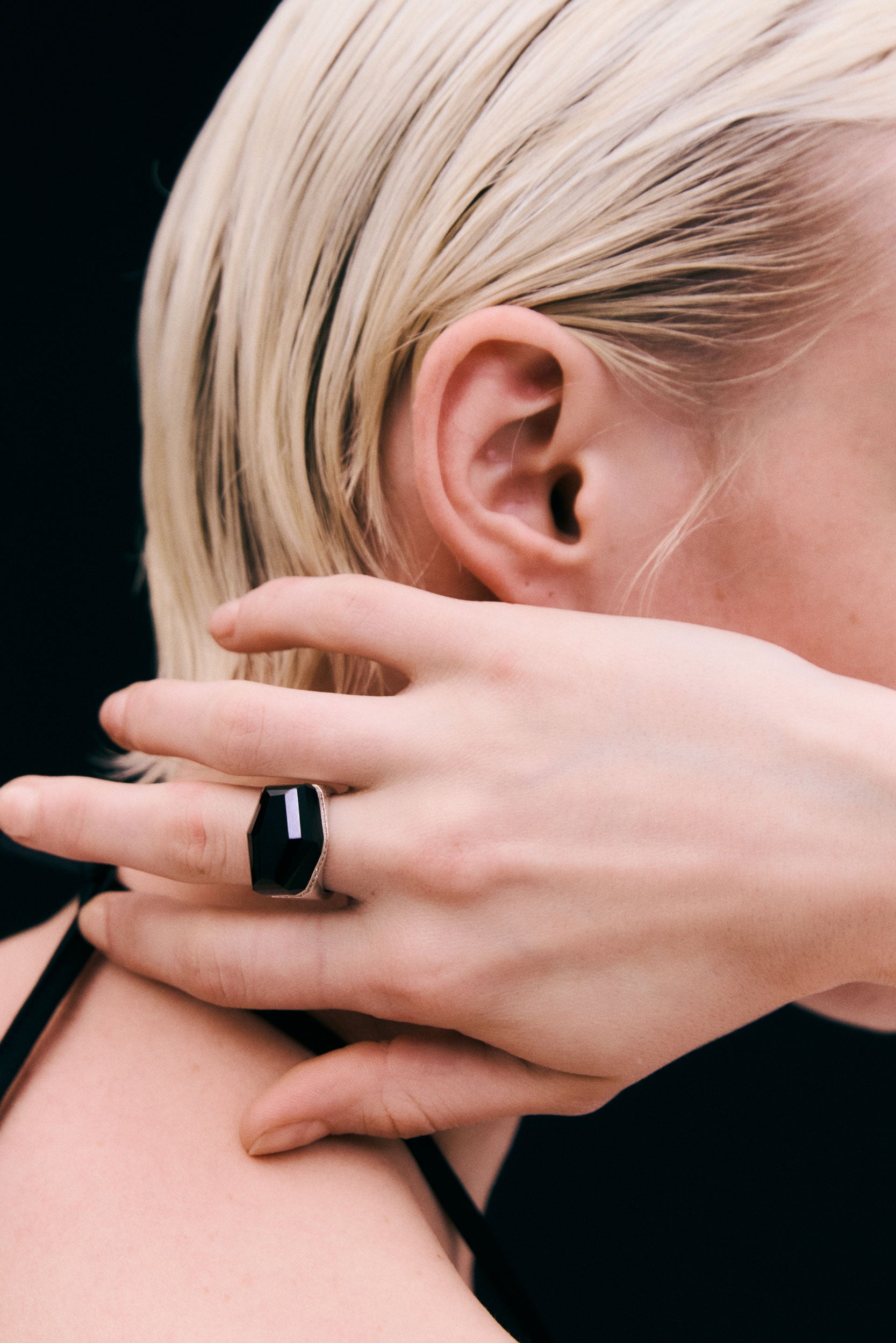 Constantin ring Large｜Onyx