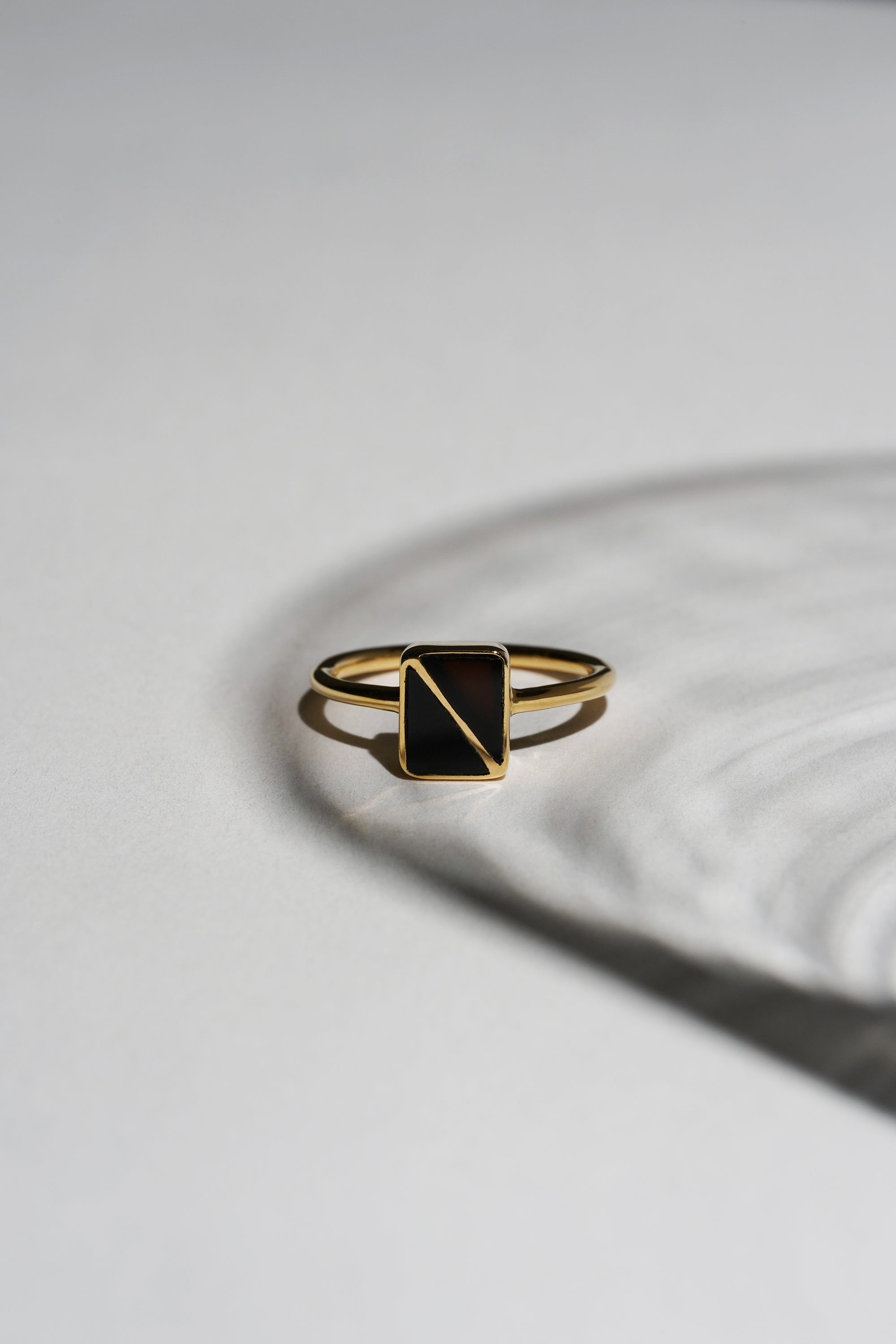 Cross line ring Large｜GOLD×Onyx