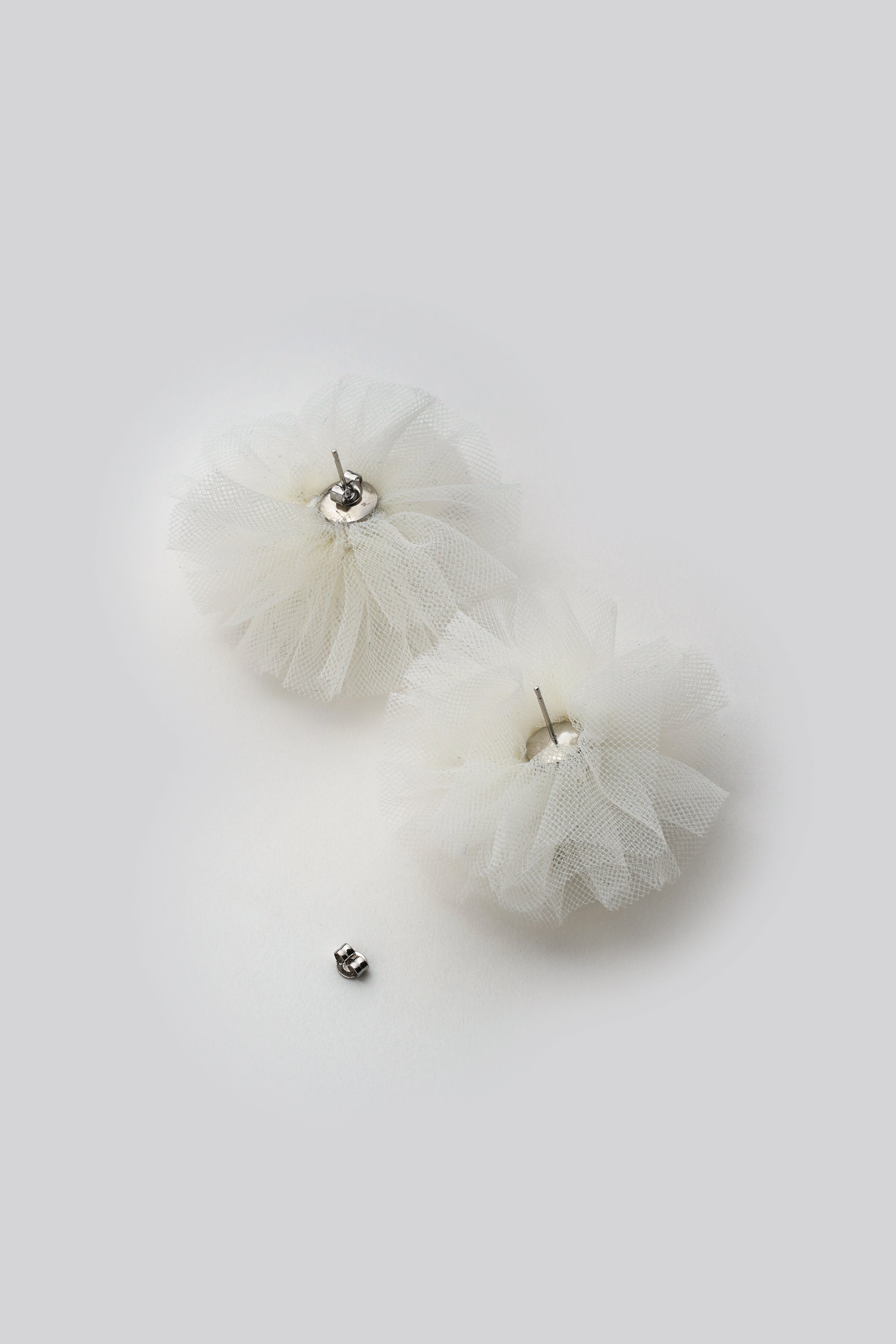 Fabric earring Small｜OFF WHITE