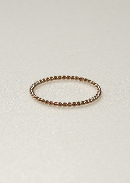 Twist Ring［PG/GD/SV］